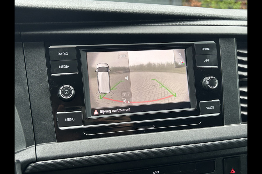 Volkswagen Transporter 2.0 TDI COMFORTLINE / L2H1 / 53.418 KM !! / SORTIMO INRICHTING / 1e EIG. / CAMERA / AIRCO / CRUISE / APPLE CARPLAY / PDC Volkswagen Transporter 2.0 TDI COMFORTLINE / L2H1 / 53.418 KM !! / SORTIMO INRICHTING / 1e EIG. / CAMERA / AIRCO / CRUISE / APPLE CARPLAY / PDC