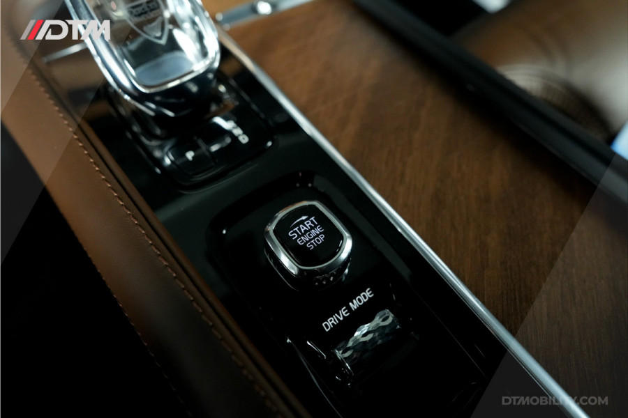 Volvo XC90 2.0 T8 AWD Inscription Intro | VOL | Luchtvering | Trekhaak | Panoramadak Volvo XC90 2.0 T8 AWD Inscription Intro | VOL | Luchtvering | Trekhaak | Panoramadak