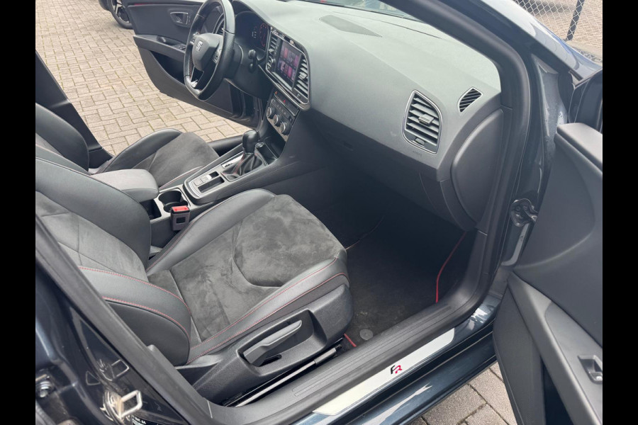 Seat Leon 1.5 TSI FR Ultimate Edition Black /Virtual /Pano Seat Leon 1.5 TSI FR Ultimate Edition Black /Virtual /Pano