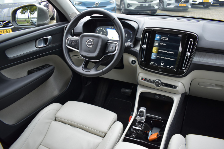 Volvo XC40 T5 262PK Plug-in Hybrid Inscription | Trekhaak | 1e eigenaar | BLIS | ACC | Leer | Camera | 19"LMV | Stoelverwarming Volvo XC40 T5 262PK Plug-in Hybrid Inscription | Trekhaak | 1e eigenaar | BLIS | ACC | Leer | Camera | 19"LMV | Stoelverwarming