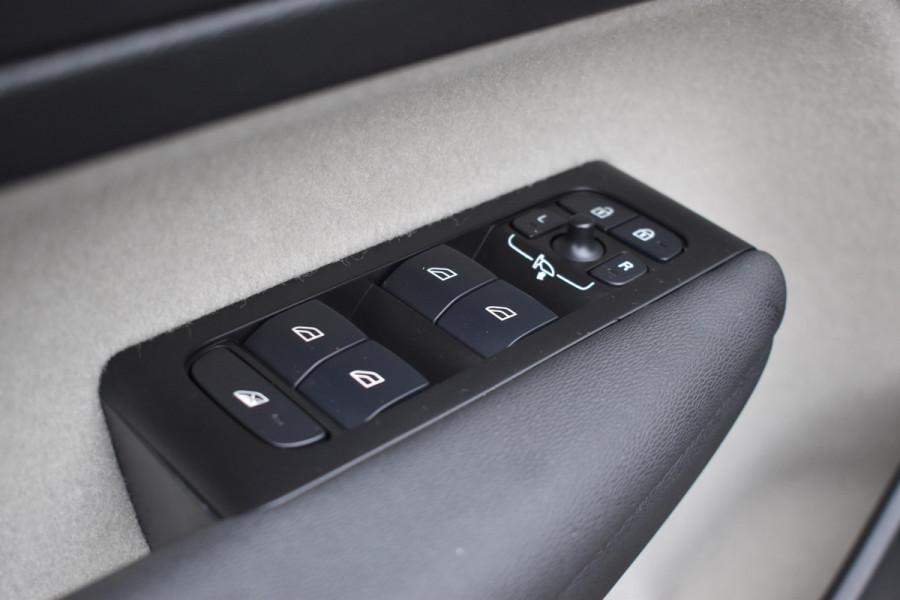 Volvo XC40 T5 262PK Plug-in Hybrid Inscription | Trekhaak | 1e eigenaar | BLIS | ACC | Leer | Camera | 19"LMV | Stoelverwarming Volvo XC40 T5 262PK Plug-in Hybrid Inscription | Trekhaak | 1e eigenaar | BLIS | ACC | Leer | Camera | 19"LMV | Stoelverwarming