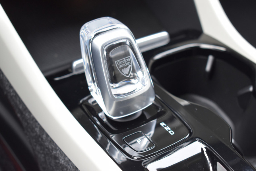 Volvo XC40 T5 262PK Plug-in Hybrid Inscription | Trekhaak | 1e eigenaar | BLIS | ACC | Leer | Camera | 19"LMV | Stoelverwarming Volvo XC40 T5 262PK Plug-in Hybrid Inscription | Trekhaak | 1e eigenaar | BLIS | ACC | Leer | Camera | 19"LMV | Stoelverwarming