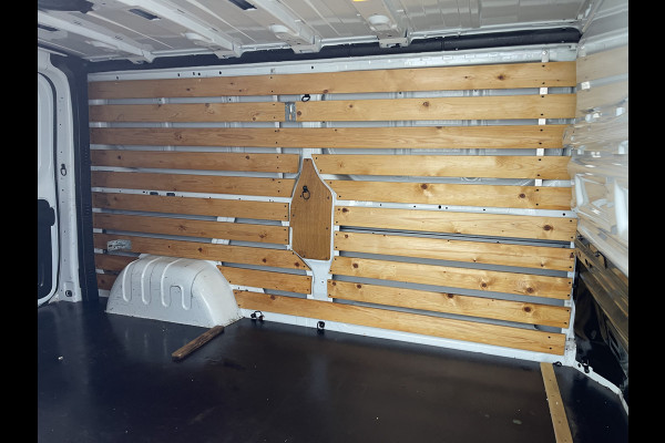 Opel Vivaro 1.6 CDTI 120pk L2H1 Edition / vaste prijs rijklaar € 11.950 ex btw / euro 6 diesel / lease vanaf € 201 / airco / cruise / navigatie / trekhaak / imperial !