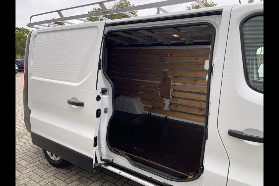 Opel Vivaro 1.6 CDTI 120pk L2H1 Edition / vaste prijs rijklaar € 11.950 ex btw / euro 6 diesel / lease vanaf € 201 / airco / cruise / navigatie / trekhaak / imperial !