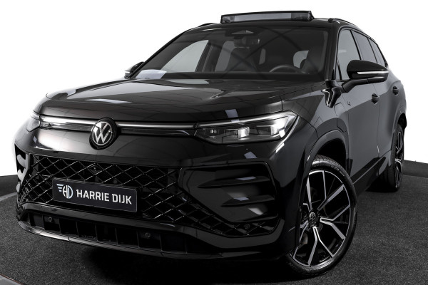 Volkswagen Tayron 1.5 eHybrid 272 PK R-Line Edition - Automaat | Black Style Pakket | S/K-Panodak | Elek. Trekhaak | Dig. Cockpit | Adapt. Cruise | Stoel-+Stuurverw. | PDC | 360 Camera | NAV+App. Connect | ECC | Elek. Klep | DAB | LM 20" | 0080 Volkswagen Tayron 1.5 eHybrid 272 PK R-Line Edition - Automaat | Black Style Pakket | S/K-Panodak | Elek. Trekhaak | Dig. Cockpit | Adapt. Cruise | Stoel-+Stuurverw. | PDC | 360 Camera | NAV+App. Connect | ECC | Elek. Klep | DAB | LM 20" | 0080