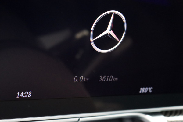 Mercedes-Benz S-Klasse AMG 63 S E Performance Aut9 | 802pk | Carbon | Achterasbesturing | Distronic+ | Airmatic | Stoelventilatie | Panoramadak | Vlakkenverwarming | Digital Light | Nappa Leder | Burmester |