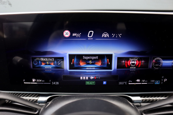 Mercedes-Benz S-Klasse AMG 63 S E Performance Aut9 | 802pk | Carbon | Achterasbesturing | Distronic+ | Airmatic | Stoelventilatie | Panoramadak | Vlakkenverwarming | Digital Light | Nappa Leder | Burmester |