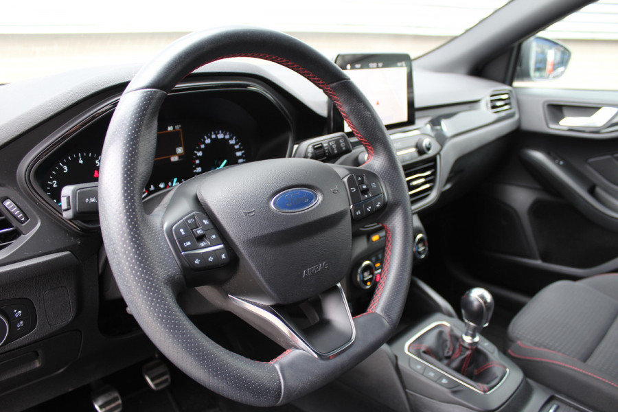 Ford FOCUS Wagon 1.5 EcoBoost 182PK ST-Line | Dealeronderhouden | Adaptieve Cruise | Winterpack | Navigatie Ford FOCUS Wagon 1.5 EcoBoost 182PK ST-Line | Dealeronderhouden | Adaptieve Cruise | Winterpack | Navigatie
