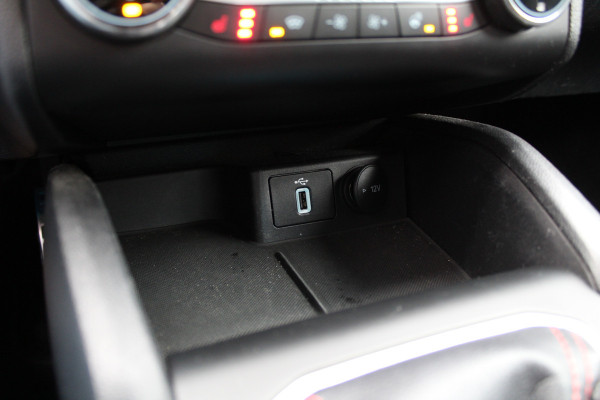 Ford FOCUS Wagon 1.5 EcoBoost 182PK ST-Line | Dealeronderhouden | Adaptieve Cruise | Winterpack | Navigatie Ford FOCUS Wagon 1.5 EcoBoost 182PK ST-Line | Dealeronderhouden | Adaptieve Cruise | Winterpack | Navigatie