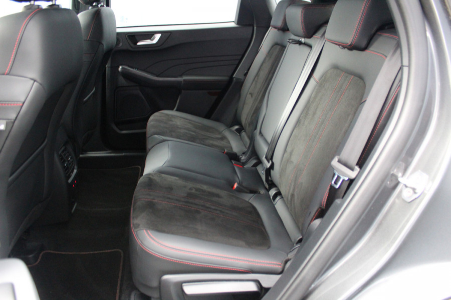 Ford Kuga 2.5-243pk PHEV ST-Line X. Trekgewicht 2.100kg ! Nieuw Model ! Van €. 54.937,- voor €. 43.735,- ! Trekgewicht van 2.100kg ! Ford Kuga 2.5-243pk PHEV ST-Line X. Trekgewicht 2.100kg ! Nieuw Model ! Van €. 54.937,- voor €. 43.735,- ! Trekgewicht van 2.100kg !