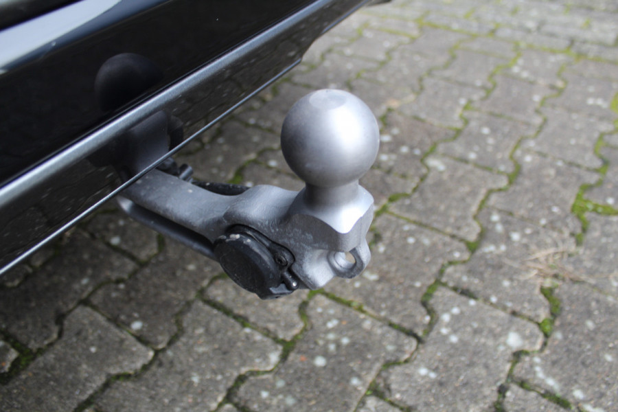 Ford Kuga 2.5-243pk PHEV ST-Line X. Trekgewicht 2.100kg ! Nieuw Model ! Van €. 54.937,- voor €. 43.735,- ! Trekgewicht van 2.100kg ! Ford Kuga 2.5-243pk PHEV ST-Line X. Trekgewicht 2.100kg ! Nieuw Model ! Van €. 54.937,- voor €. 43.735,- ! Trekgewicht van 2.100kg !