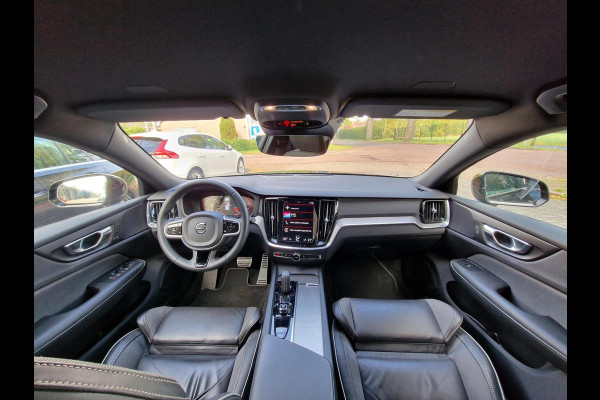Volvo S60 2.0 B3 R-Design|Trekhaak|19-inch|Memory-stoelen|digi-dash|LED-koplampen| Volvo S60 2.0 B3 R-Design|Trekhaak|19-inch|Memory-stoelen|digi-dash|LED-koplampen|