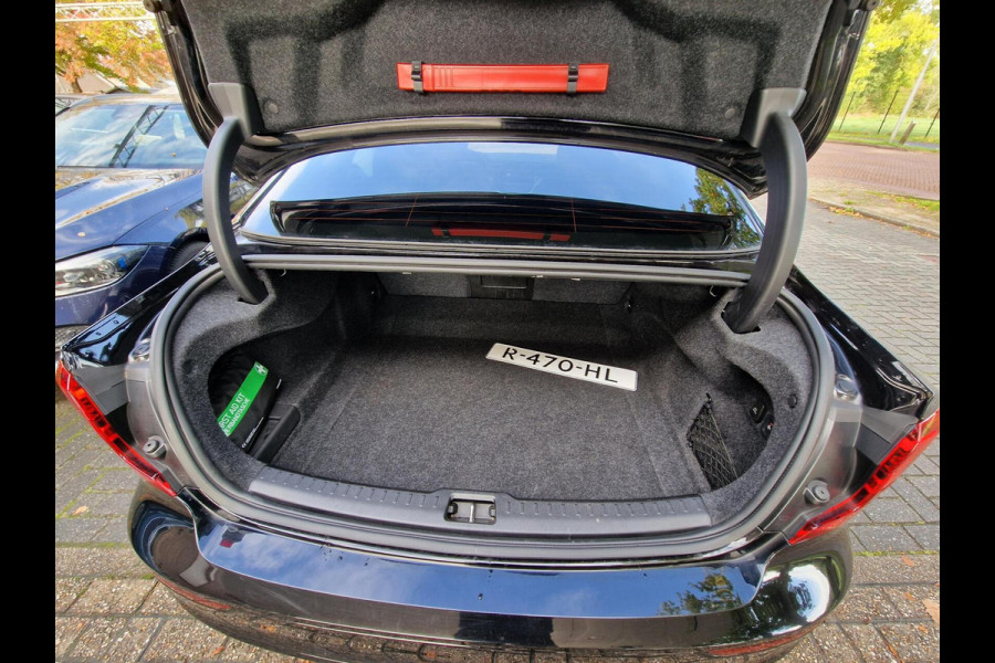 Volvo S60 2.0 B3 R-Design|Trekhaak|19-inch|Memory-stoelen|digi-dash|LED-koplampen| Volvo S60 2.0 B3 R-Design|Trekhaak|19-inch|Memory-stoelen|digi-dash|LED-koplampen|