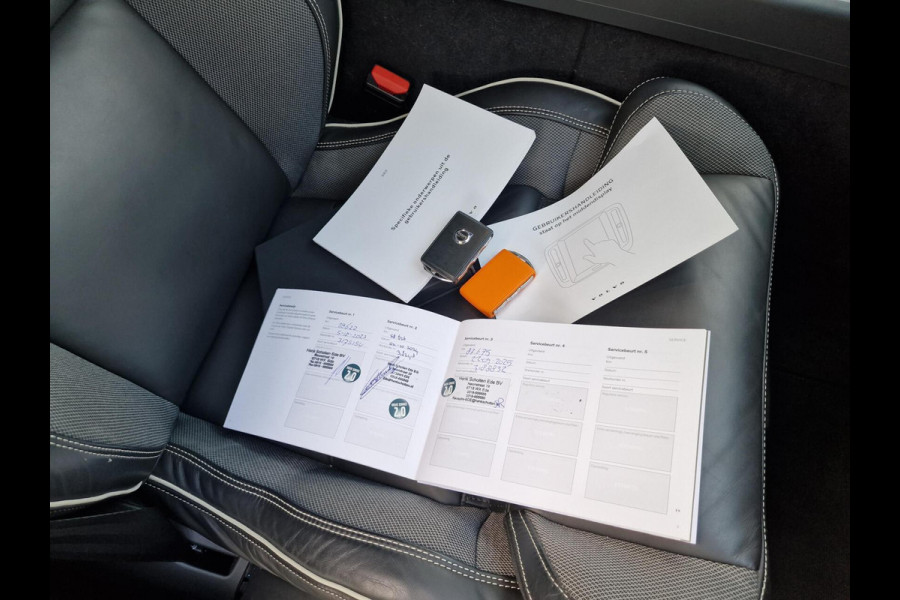 Volvo S60 2.0 B3 R-Design|Trekhaak|19-inch|Memory-stoelen|digi-dash|LED-koplampen| Volvo S60 2.0 B3 R-Design|Trekhaak|19-inch|Memory-stoelen|digi-dash|LED-koplampen|