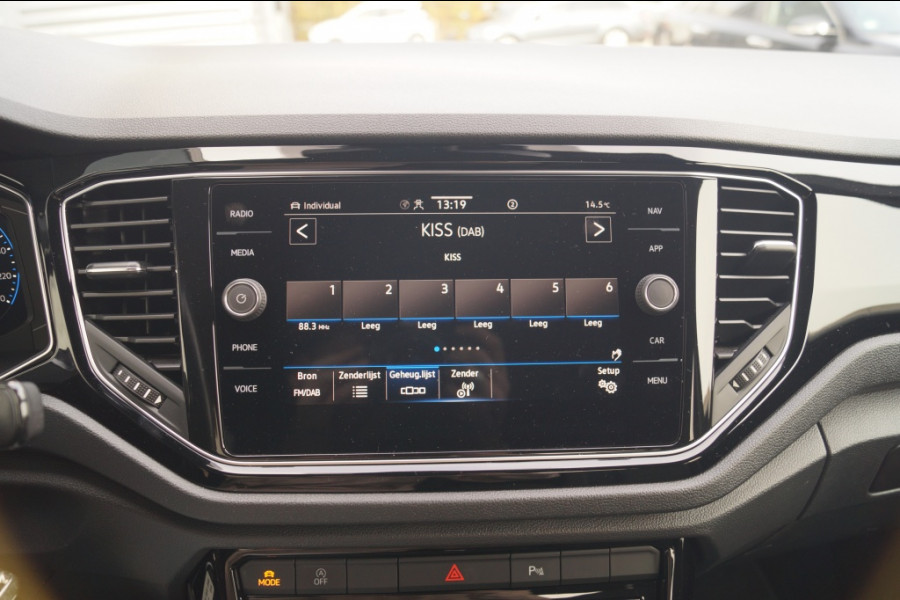 Volkswagen T-Roc 1.5 TSI 150pk DSG Sport Black Style -LED-DIGI-ECC- Volkswagen T-Roc 1.5 TSI 150pk DSG Sport Black Style -LED-DIGI-ECC-