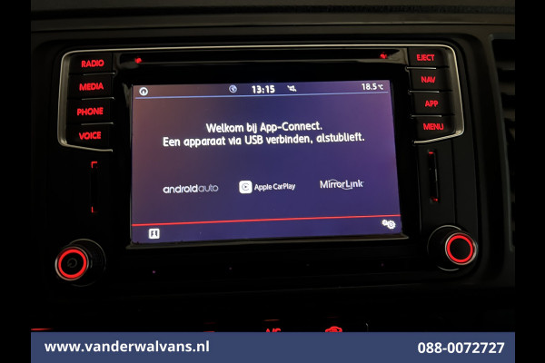 Volkswagen Transporter 2.0 TDI L2H1 Euro6 Airco | Navigatie | Apple Carplay | Android Auto | Cruisecontrol Trekhaak, Sidebars, LM velgen, Bijrijdersbank