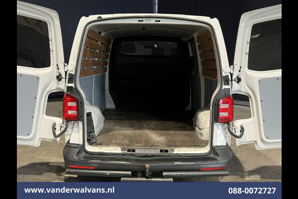 Volkswagen Transporter 2.0 TDI L2H1 Euro6 Airco | Navigatie | Apple Carplay | Android Auto | Cruisecontrol Trekhaak, Sidebars, LM velgen, Bijrijdersbank
