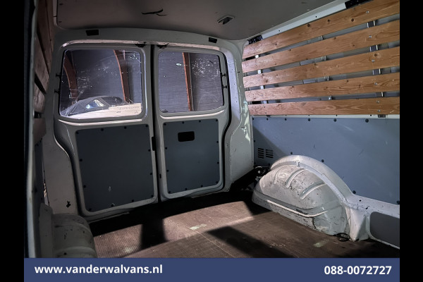 Volkswagen Transporter 2.0 TDI L2H1 Euro6 Airco | Navigatie | Apple Carplay | Android Auto | Cruisecontrol Trekhaak, Sidebars, LM velgen, Bijrijdersbank