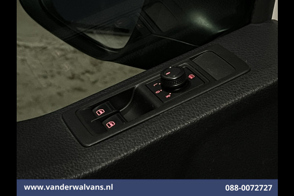 Volkswagen Transporter 2.0 TDI L2H1 Euro6 Airco | Navigatie | Apple Carplay | Android Auto | Cruisecontrol Trekhaak, Sidebars, LM velgen, Bijrijdersbank