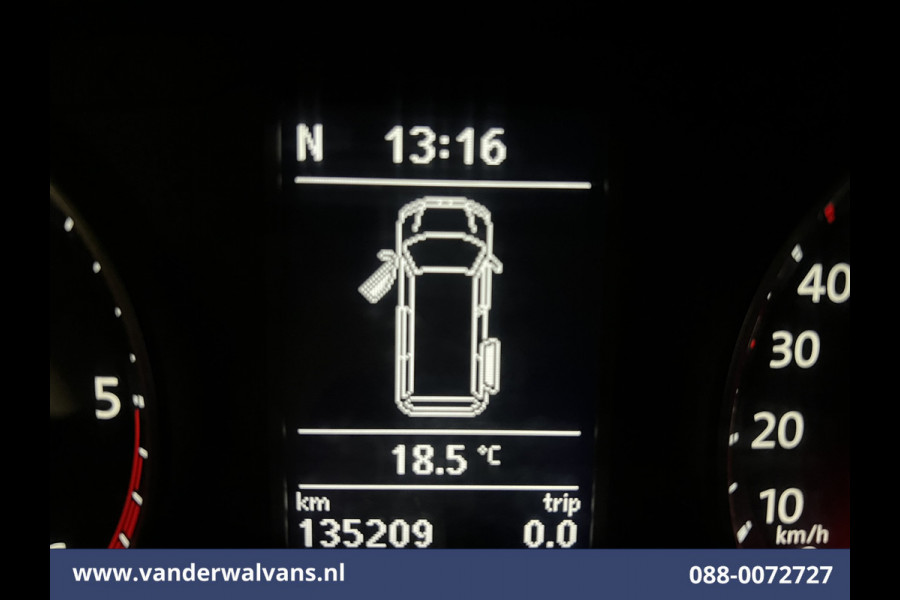 Volkswagen Transporter 2.0 TDI L2H1 Euro6 Airco | Navigatie | Apple Carplay | Android Auto | Cruisecontrol Trekhaak, Sidebars, LM velgen, Bijrijdersbank