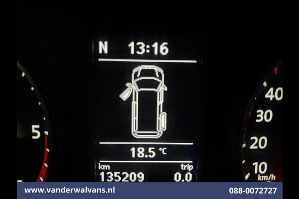 Volkswagen Transporter 2.0 TDI L2H1 Euro6 Airco | Navigatie | Apple Carplay | Android Auto | Cruisecontrol Trekhaak, Sidebars, LM velgen, Bijrijdersbank