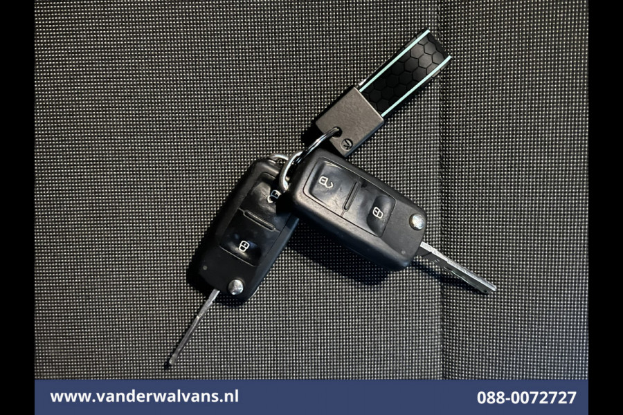 Volkswagen Transporter 2.0 TDI L2H1 Euro6 Airco | Navigatie | Apple Carplay | Android Auto | Cruisecontrol Trekhaak, Sidebars, LM velgen, Bijrijdersbank