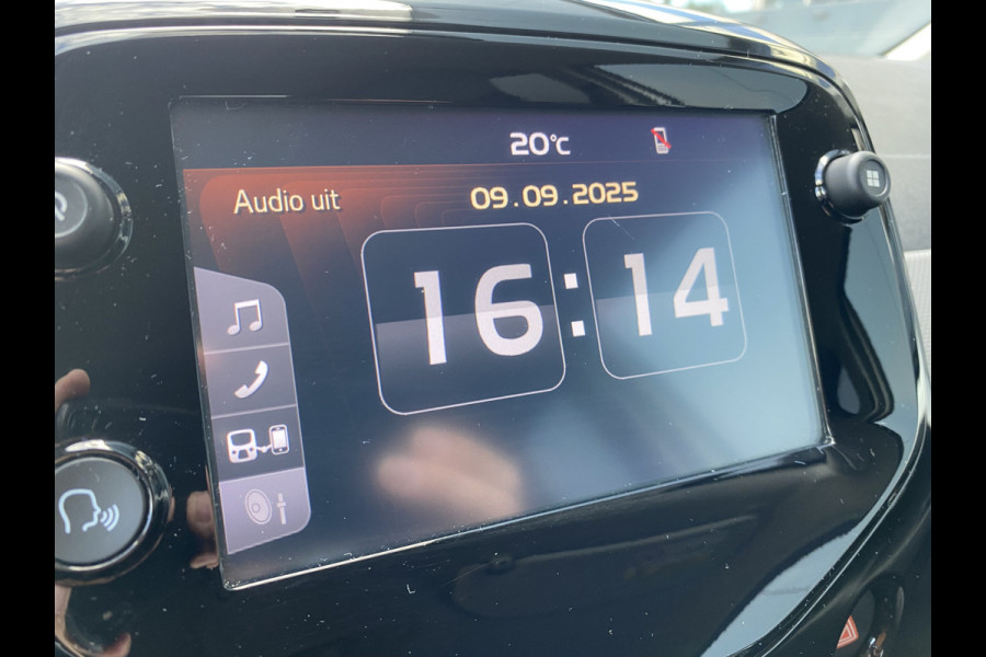 Peugeot 108 1.0 e-VTi Allure Pack City Style 5-drs. CAMERA/CARPLAY/CLIMA/DAB/LIMITER/15INCH Peugeot 108 1.0 e-VTi Allure Pack City Style 5-drs. CAMERA/CARPLAY/CLIMA/DAB/LIMITER/15INCH
