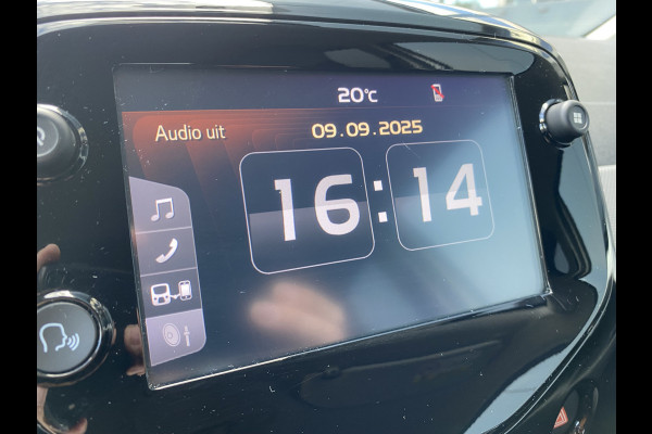Peugeot 108 1.0 e-VTi Allure Pack City Style 5-drs. CAMERA/CARPLAY/CLIMA/DAB/LIMITER/15INCH Peugeot 108 1.0 e-VTi Allure Pack City Style 5-drs. CAMERA/CARPLAY/CLIMA/DAB/LIMITER/15INCH