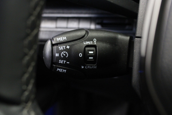 Peugeot 5008 1.2 PureTech Allure |Stoelverwarming|Camera|
