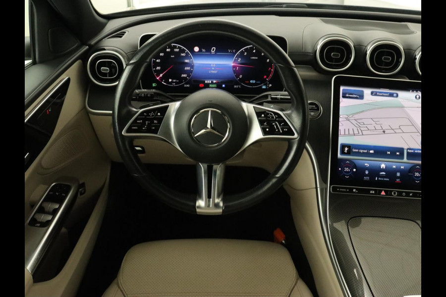 Mercedes-Benz C-Klasse 200 Launch Edition Luxury Line | Panoramadak | Trekhaak | Leder | Stoelverwarming | Carplay | Camera | Sfeerverlichting | Navigatie | 18'' | Getint glas Mercedes-Benz C-Klasse 200 Launch Edition Luxury Line | Panoramadak | Trekhaak | Leder | Stoelverwarming | Carplay | Camera | Sfeerverlichting | Navigatie | 18'' | Getint glas