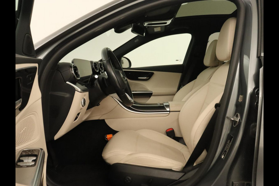 Mercedes-Benz C-Klasse 200 Launch Edition Luxury Line | Panoramadak | Trekhaak | Leder | Stoelverwarming | Carplay | Camera | Sfeerverlichting | Navigatie | 18'' | Getint glas Mercedes-Benz C-Klasse 200 Launch Edition Luxury Line | Panoramadak | Trekhaak | Leder | Stoelverwarming | Carplay | Camera | Sfeerverlichting | Navigatie | 18'' | Getint glas
