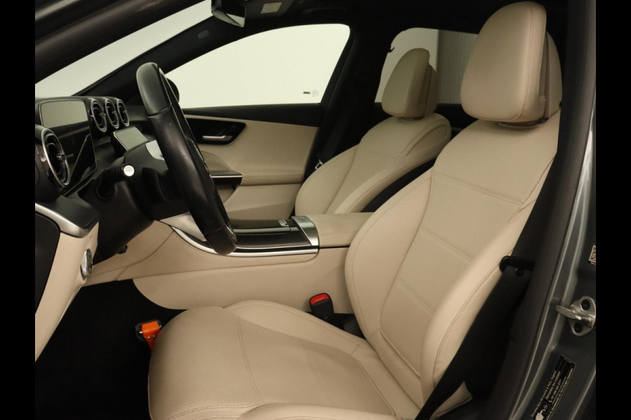 Mercedes-Benz C-Klasse 200 Launch Edition Luxury Line | Panoramadak | Trekhaak | Leder | Stoelverwarming | Carplay | Camera | Sfeerverlichting | Navigatie | 18'' | Getint glas Mercedes-Benz C-Klasse 200 Launch Edition Luxury Line | Panoramadak | Trekhaak | Leder | Stoelverwarming | Carplay | Camera | Sfeerverlichting | Navigatie | 18'' | Getint glas