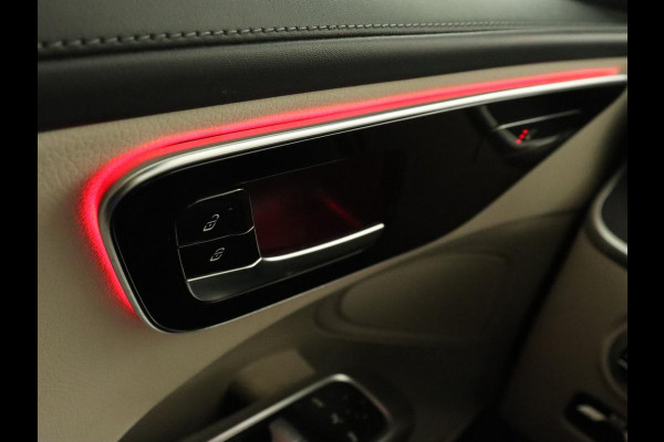 Mercedes-Benz C-Klasse 200 Launch Edition Luxury Line | Panoramadak | Trekhaak | Leder | Stoelverwarming | Carplay | Camera | Sfeerverlichting | Navigatie | 18'' | Getint glas Mercedes-Benz C-Klasse 200 Launch Edition Luxury Line | Panoramadak | Trekhaak | Leder | Stoelverwarming | Carplay | Camera | Sfeerverlichting | Navigatie | 18'' | Getint glas