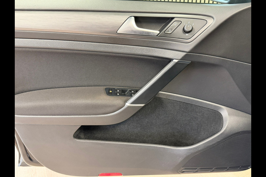 Volkswagen Golf 1.4 TSI Business DSG PANORAMADAK ACC NAVIGATIE ERGO ACTIVE PDC AIRCO CRUISE STOELVERWARMING KEYLESS-GO