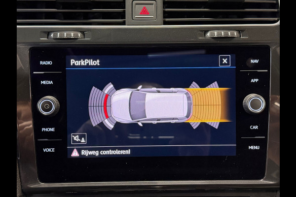 Volkswagen Golf 1.4 TSI Business DSG PANORAMADAK ACC NAVIGATIE ERGO ACTIVE PDC AIRCO CRUISE STOELVERWARMING KEYLESS-GO