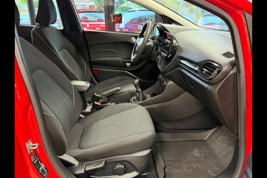 Ford Fiesta 1.1 Trend CAMERA APPLE CARPLAY STOELVERWARMING PDC AIRCO CRUISE Ford Fiesta 1.1 Trend CAMERA APPLE CARPLAY STOELVERWARMING PDC AIRCO CRUISE