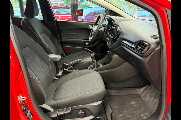 Ford Fiesta 1.1 Trend CAMERA APPLE CARPLAY STOELVERWARMING PDC AIRCO CRUISE Ford Fiesta 1.1 Trend CAMERA APPLE CARPLAY STOELVERWARMING PDC AIRCO CRUISE