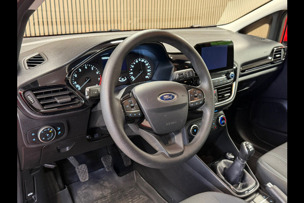 Ford Fiesta 1.1 Trend CAMERA APPLE CARPLAY STOELVERWARMING PDC AIRCO CRUISE Ford Fiesta 1.1 Trend CAMERA APPLE CARPLAY STOELVERWARMING PDC AIRCO CRUISE