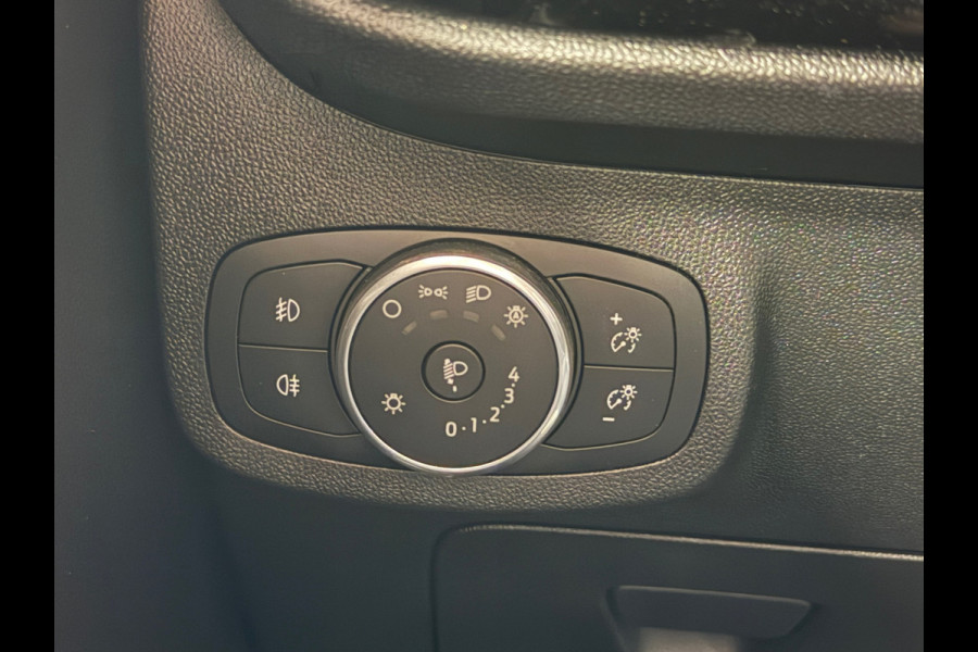Ford Fiesta 1.1 Trend CAMERA APPLE CARPLAY STOELVERWARMING PDC AIRCO CRUISE Ford Fiesta 1.1 Trend CAMERA APPLE CARPLAY STOELVERWARMING PDC AIRCO CRUISE