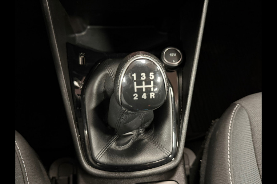 Ford Fiesta 1.1 Trend CAMERA APPLE CARPLAY STOELVERWARMING PDC AIRCO CRUISE Ford Fiesta 1.1 Trend CAMERA APPLE CARPLAY STOELVERWARMING PDC AIRCO CRUISE