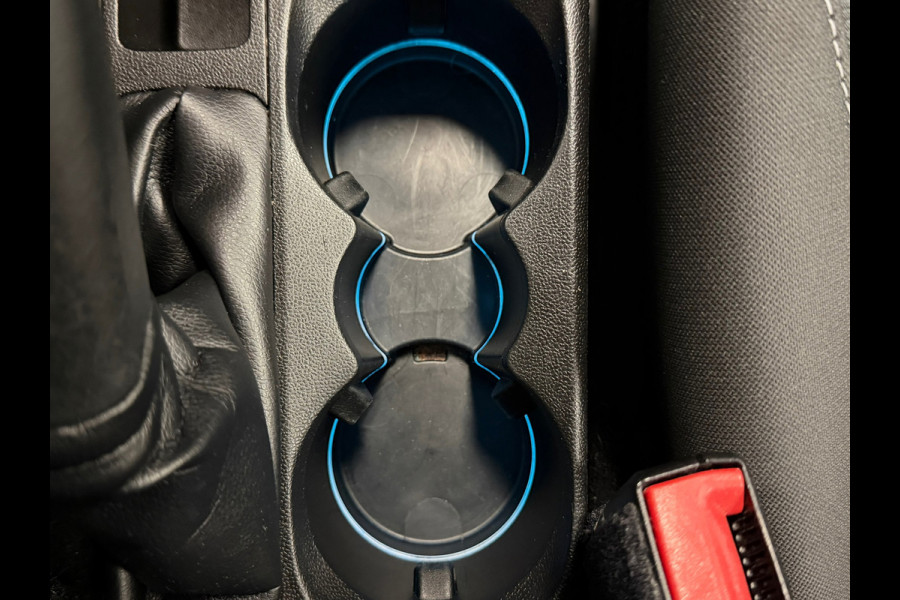 Ford Fiesta 1.1 Trend CAMERA APPLE CARPLAY STOELVERWARMING PDC AIRCO CRUISE Ford Fiesta 1.1 Trend CAMERA APPLE CARPLAY STOELVERWARMING PDC AIRCO CRUISE