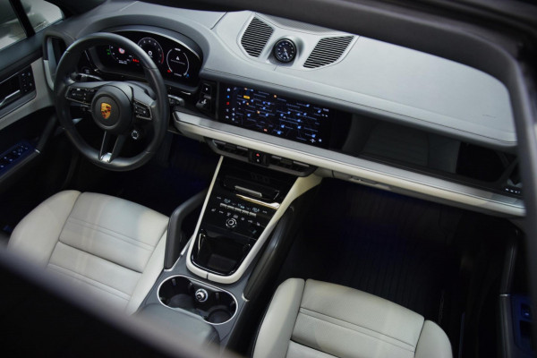 Porsche Cayenne 3.0 E-Hybrid Panoramadak|Nw.Model|Bose|Org.NL|Lane-Ass|360 view| Porsche Cayenne 3.0 E-Hybrid Panoramadak|Nw.Model|Bose|Org.NL|Lane-Ass|360 view|