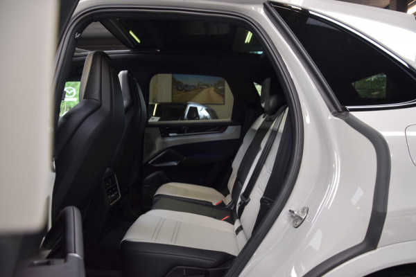 Porsche Cayenne 3.0 E-Hybrid Panoramadak|Nw.Model|Bose|Org.NL|Lane-Ass|360 view| Porsche Cayenne 3.0 E-Hybrid Panoramadak|Nw.Model|Bose|Org.NL|Lane-Ass|360 view|