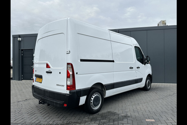 Renault Master T35 2.3 dCi 135 PK / L2H2 / 1e EIG. / 40.759 KM / TREKHAAK / AIRCO / NAVIGATIE / LED DAGRIJVERL. Renault Master T35 2.3 dCi 135 PK / L2H2 / 1e EIG. / 40.759 KM / TREKHAAK / AIRCO / NAVIGATIE / LED DAGRIJVERL.