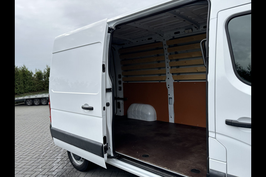 Renault Master T35 2.3 dCi 135 PK / L2H2 / 1e EIG. / 40.759 KM / TREKHAAK / AIRCO / NAVIGATIE / LED DAGRIJVERL. Renault Master T35 2.3 dCi 135 PK / L2H2 / 1e EIG. / 40.759 KM / TREKHAAK / AIRCO / NAVIGATIE / LED DAGRIJVERL.