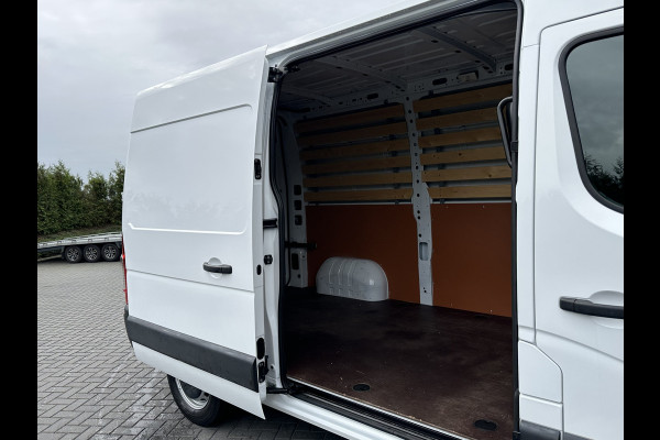 Renault Master T35 2.3 dCi 135 PK / L2H2 / 1e EIG. / 40.759 KM / TREKHAAK / AIRCO / NAVIGATIE / LED DAGRIJVERL. Renault Master T35 2.3 dCi 135 PK / L2H2 / 1e EIG. / 40.759 KM / TREKHAAK / AIRCO / NAVIGATIE / LED DAGRIJVERL.