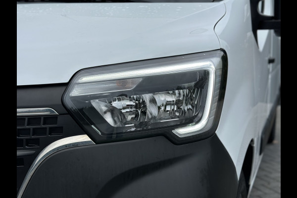 Renault Master T35 2.3 dCi 135 PK / L2H2 / 1e EIG. / 40.759 KM / TREKHAAK / AIRCO / NAVIGATIE / LED DAGRIJVERL. Renault Master T35 2.3 dCi 135 PK / L2H2 / 1e EIG. / 40.759 KM / TREKHAAK / AIRCO / NAVIGATIE / LED DAGRIJVERL.