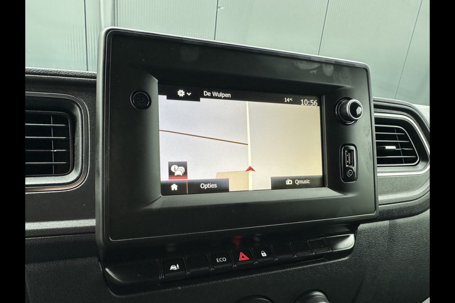 Renault Master T35 2.3 dCi 135 PK / L2H2 / 1e EIG. / 40.759 KM / TREKHAAK / AIRCO / NAVIGATIE / LED DAGRIJVERL. Renault Master T35 2.3 dCi 135 PK / L2H2 / 1e EIG. / 40.759 KM / TREKHAAK / AIRCO / NAVIGATIE / LED DAGRIJVERL.