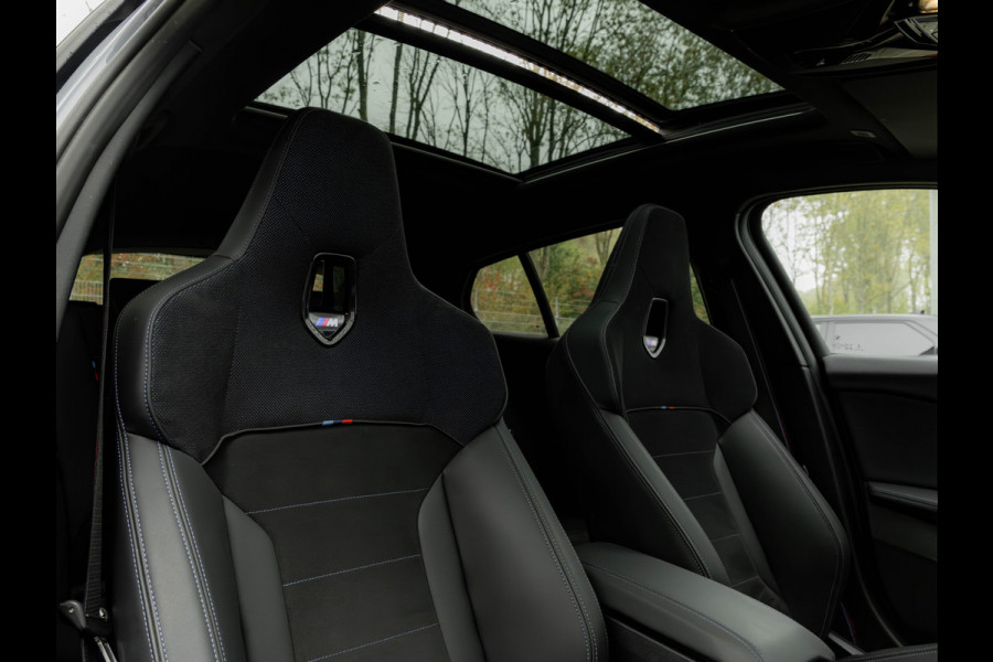 BMW 1-serie M135 xDrive M-Sport Pro - Pano - Harman Kardon - Driving Ass Plus BMW 1-serie M135 xDrive M-Sport Pro - Pano - Harman Kardon - Driving Ass Plus