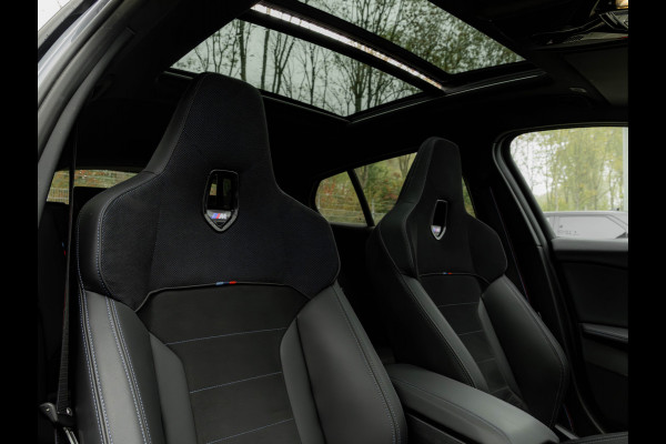 BMW 1-serie M135 xDrive M-Sport Pro - Pano - Harman Kardon - Driving Ass Plus BMW 1-serie M135 xDrive M-Sport Pro - Pano - Harman Kardon - Driving Ass Plus